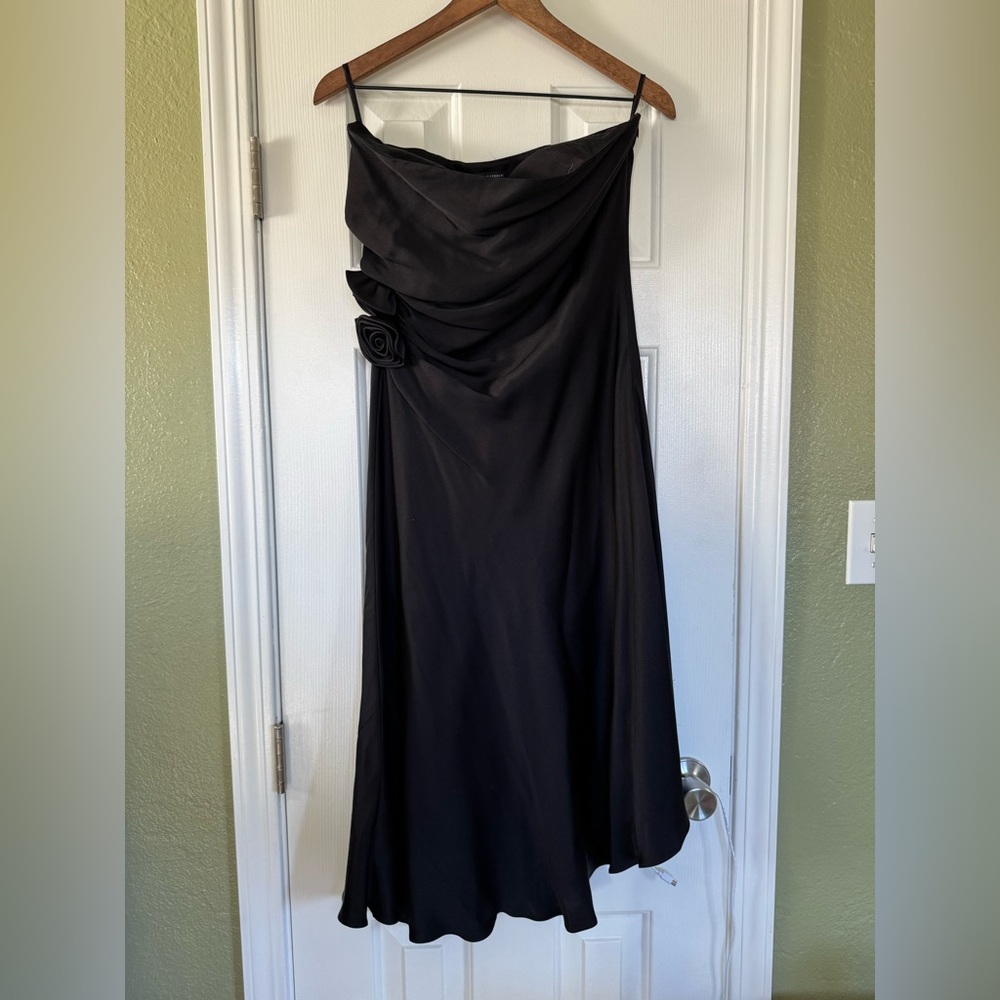 100%Silk Banana Republic Strapless Black Dress w/Asymmetrical Design & Flowers